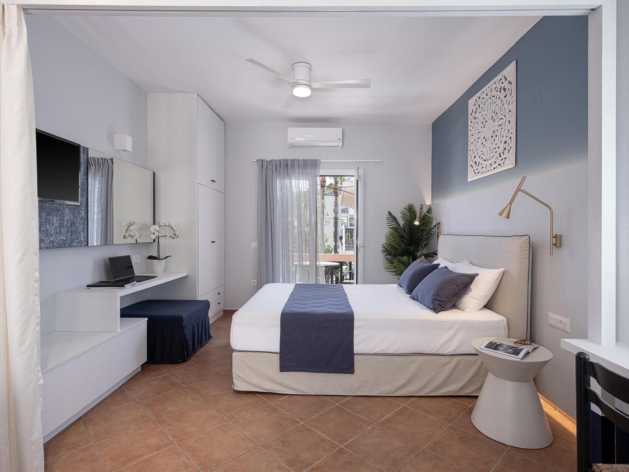 Elena Seafront Luxury Apartments Almirída Luaran gambar