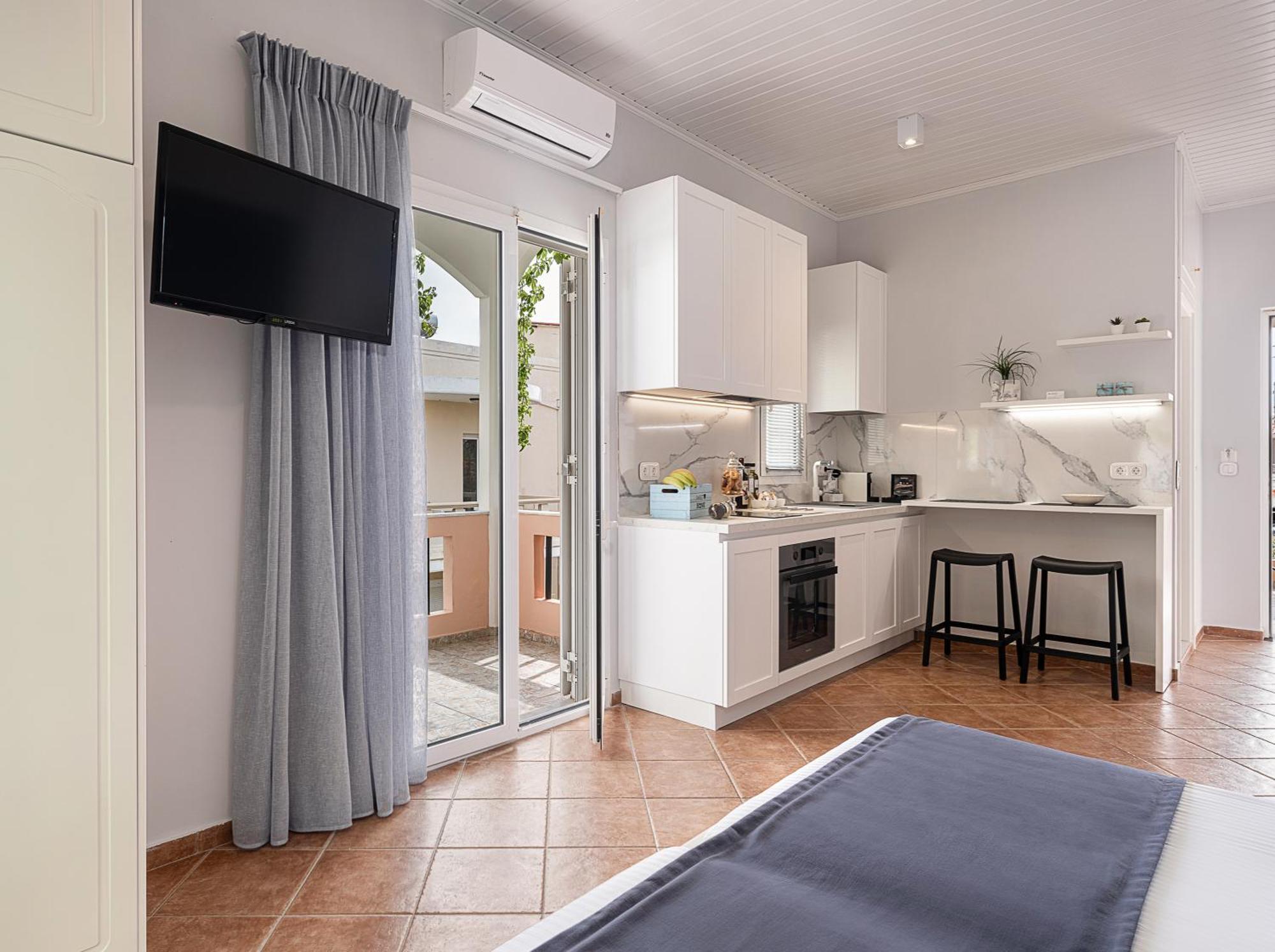 Elena Seafront Luxury Apartments Almirída Luaran gambar
