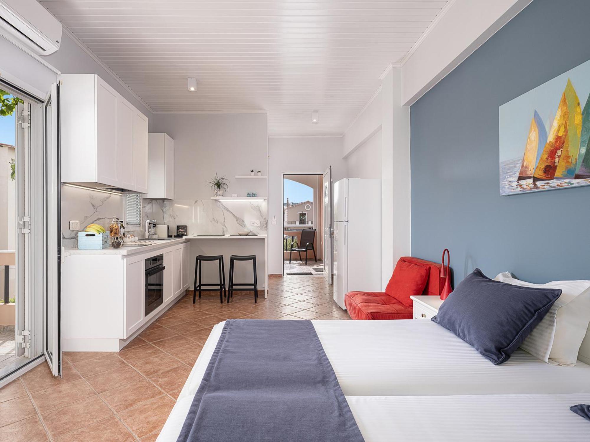 Elena Seafront Luxury Apartments Almirída Luaran gambar