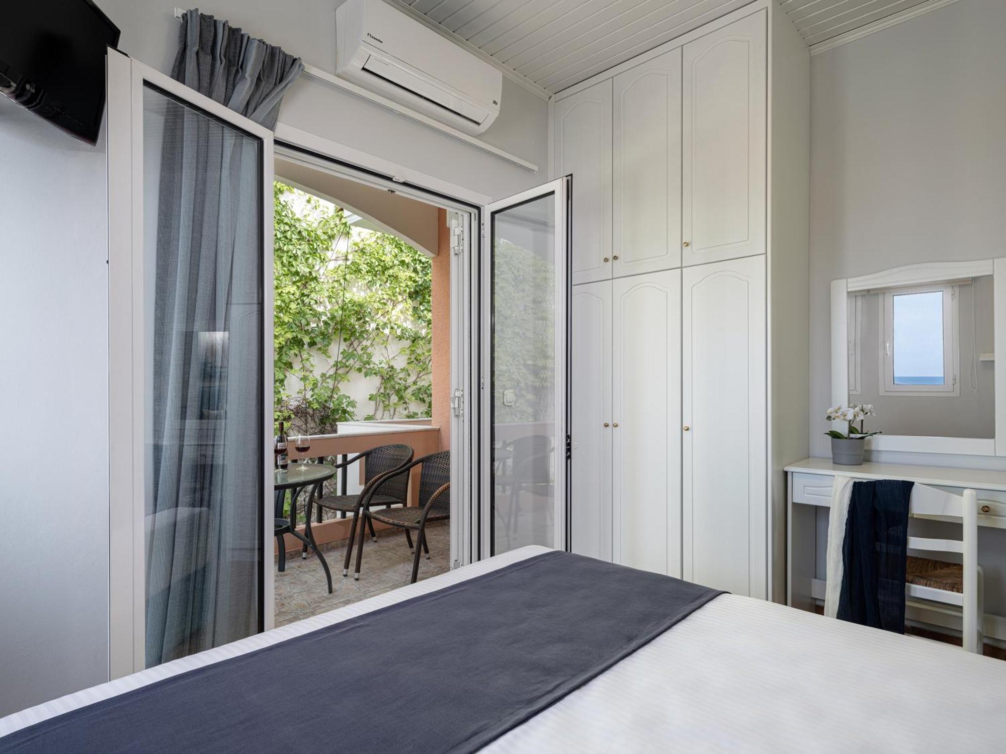 Elena Seafront Luxury Apartments Almirída Luaran gambar