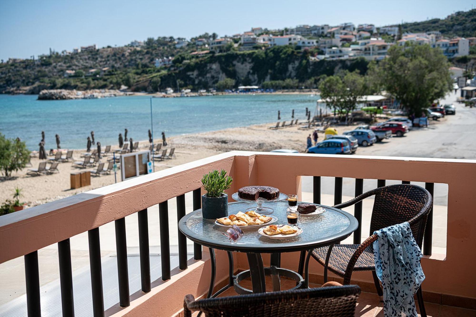 Elena Seafront Luxury Apartments Almirída Luaran gambar