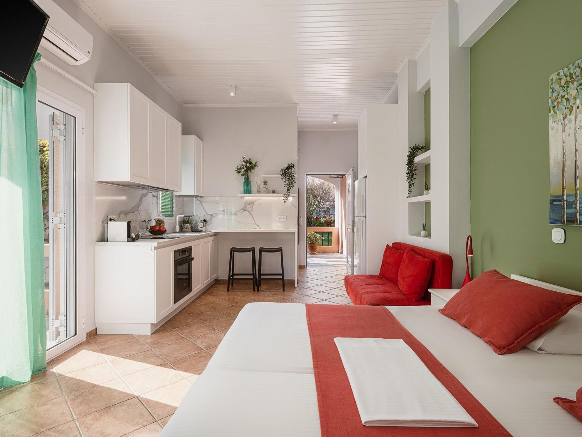 Elena Seafront Luxury Apartments Almirída Luaran gambar