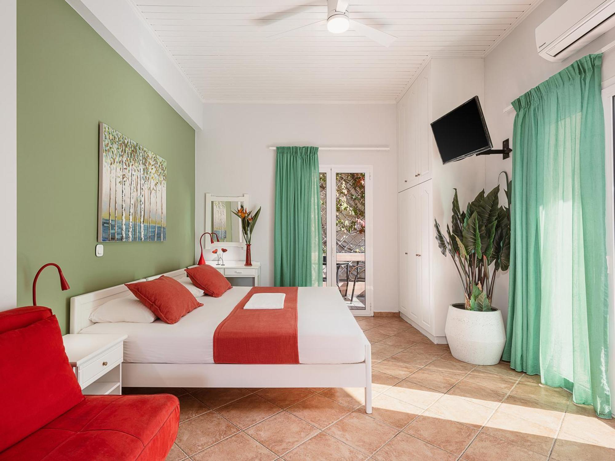 Elena Seafront Luxury Apartments Almirída Luaran gambar